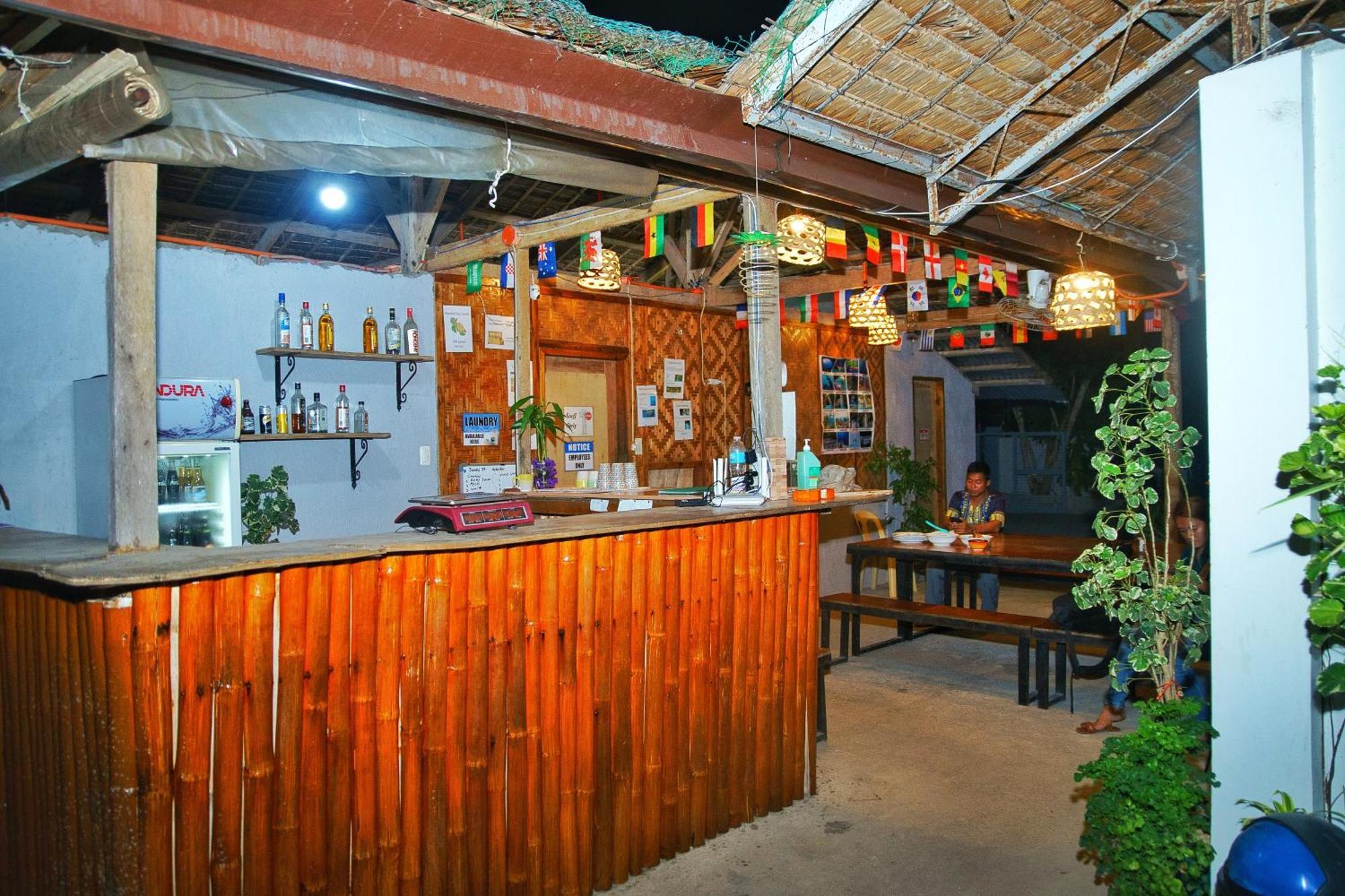 Ananas Guesthouse Moalboal Ngoại thất bức ảnh