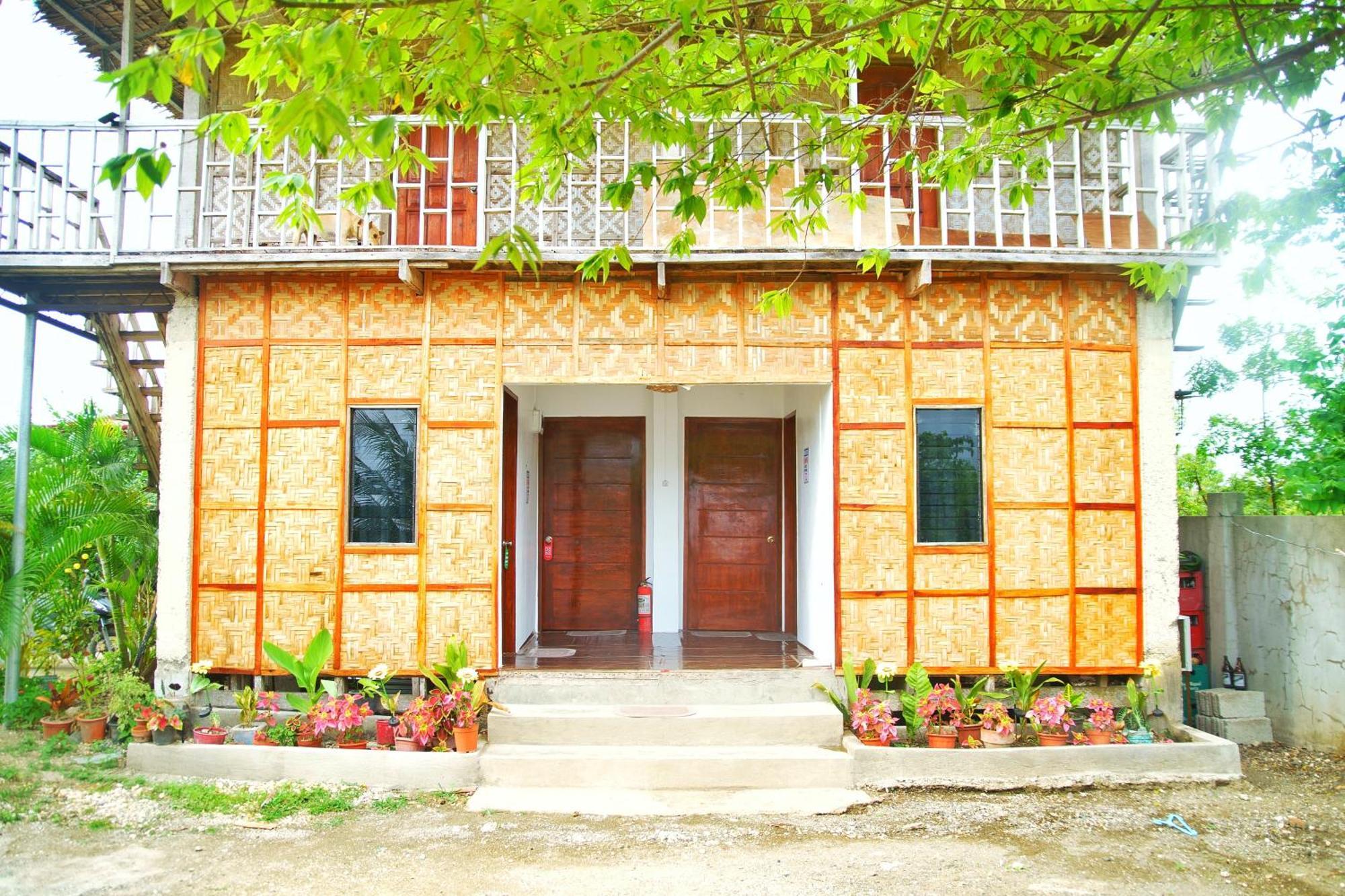Ananas Guesthouse Moalboal Ngoại thất bức ảnh
