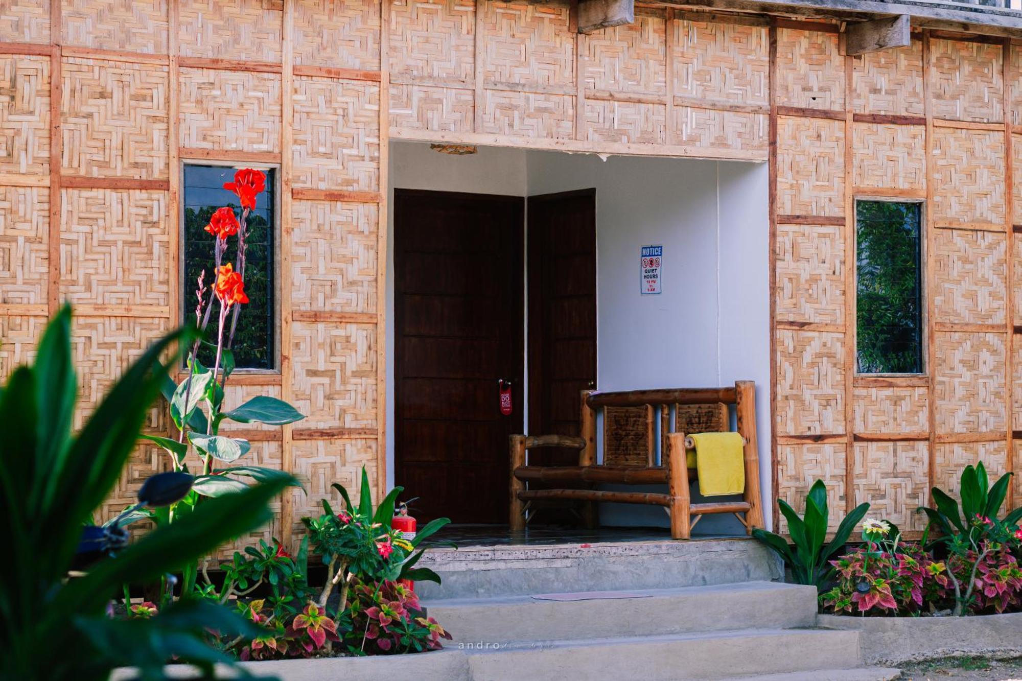 Ananas Guesthouse Moalboal Ngoại thất bức ảnh